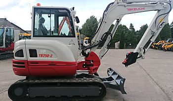 Takeuchi TB250-2 full