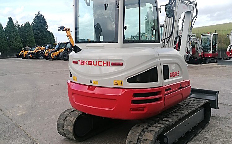 Takeuchi TB250-2 full