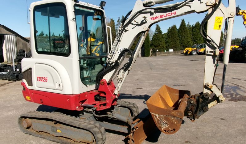 Takeuchi TB225 full