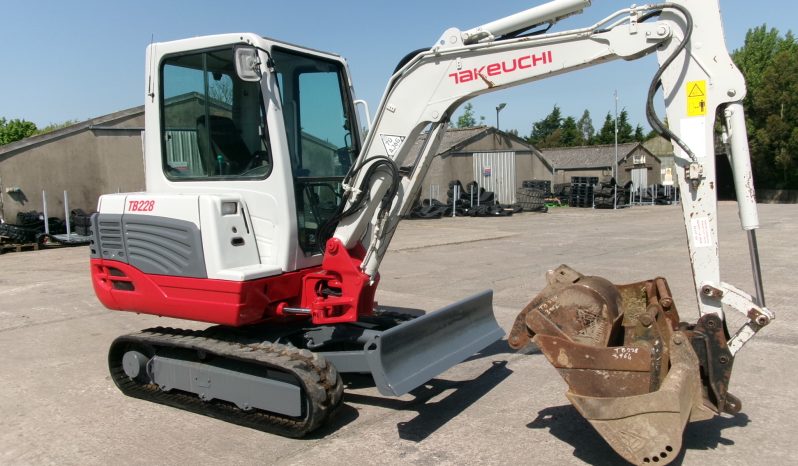 Takeuchi TB228 full
