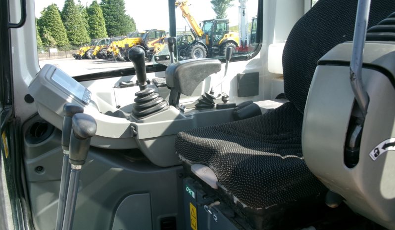 Takeuchi TB216 cabin full